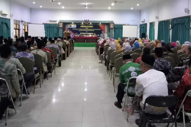 Bangun Komitmen dan Profesionalitas ASN, Kemenag Lumajang Gelar Rapat Kerja 2024