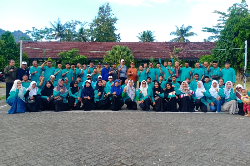 Sentuh Masyarakat, IPARI Lumajang Gelar Rakerda dengan Serangkaian Acara Sosial