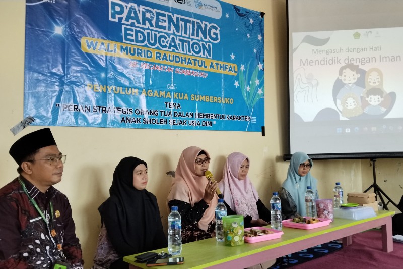 Gandeng RAM NU 02 Purwosono, KUA Sumbersuko Edukasi Wali Murid tentang Pola Asuh Anak