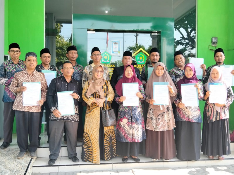 KUA Tempeh Gandeng MTs Se-Kecamatan, Teken MoU Pembinaan Generasi Bangsa